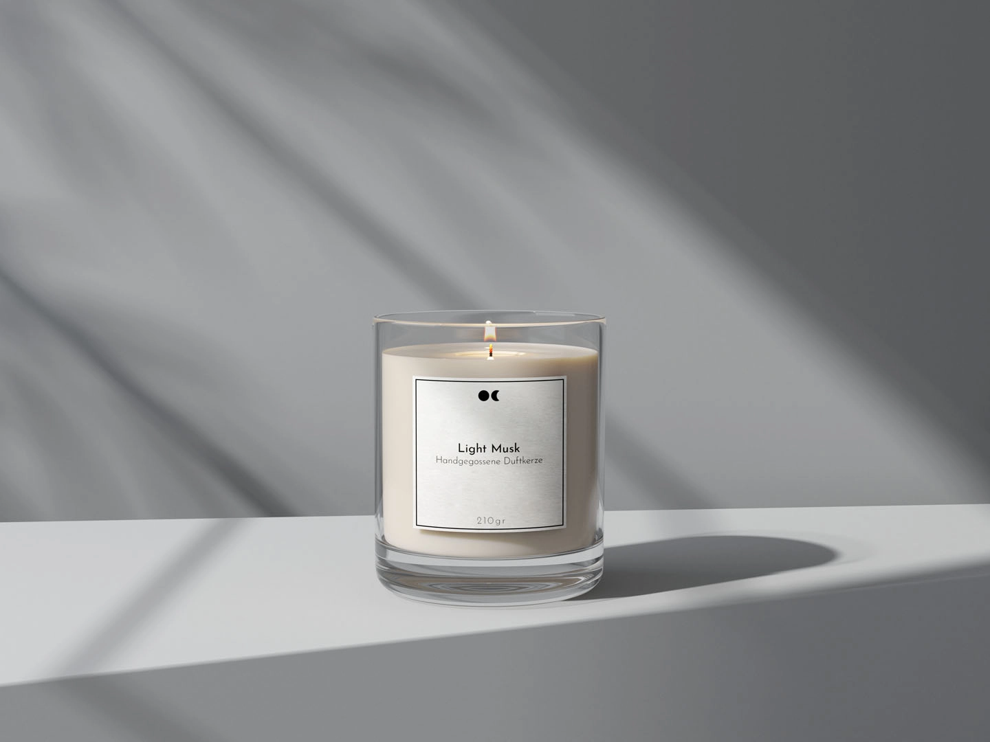 Scented candle in a glass jar - Musk
